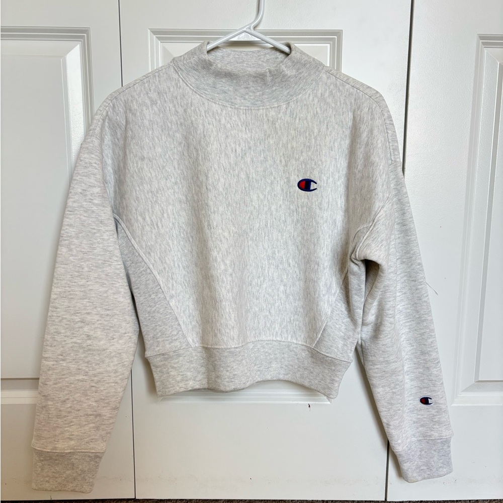 Champion Reverse Weave Small Light Gray Sweatshirt with Embroidered Logo